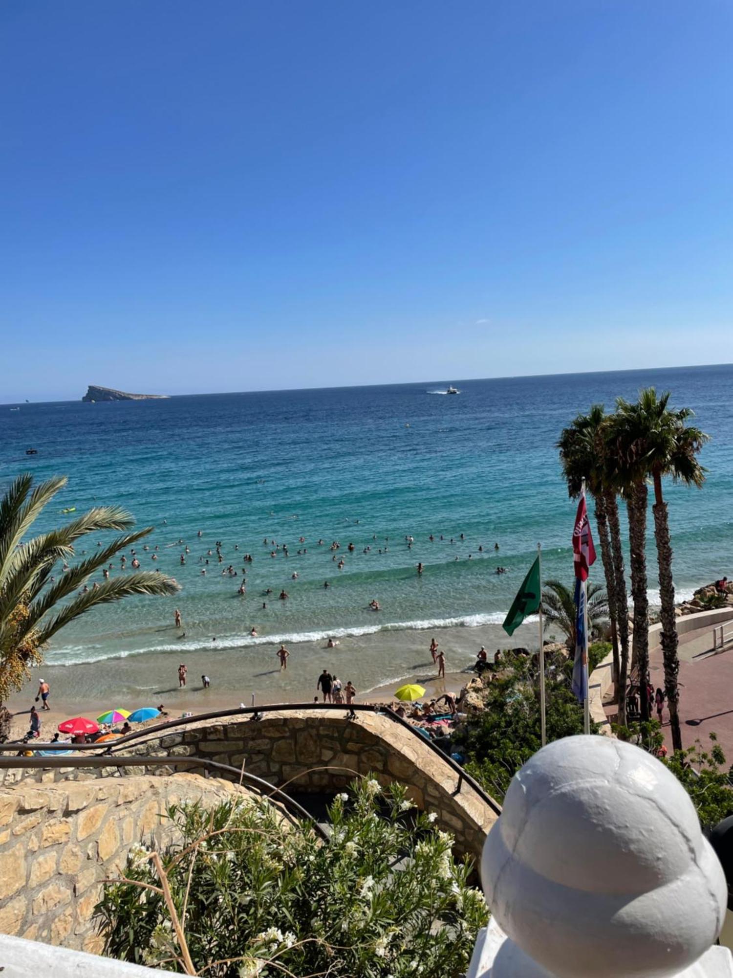 Apartamentos Pelicano Benidorm Esterno foto