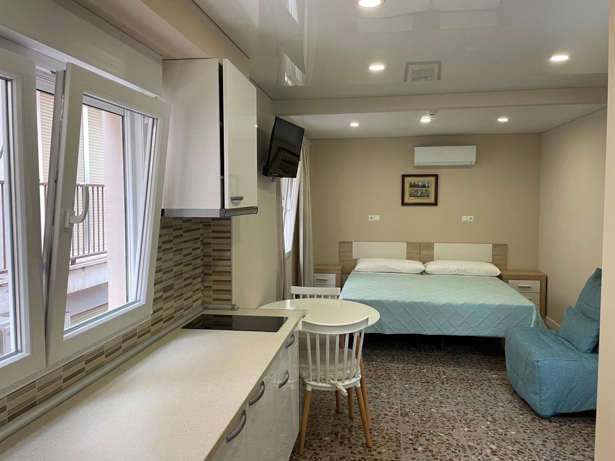 Apartamentos Pelicano Benidorm Esterno foto