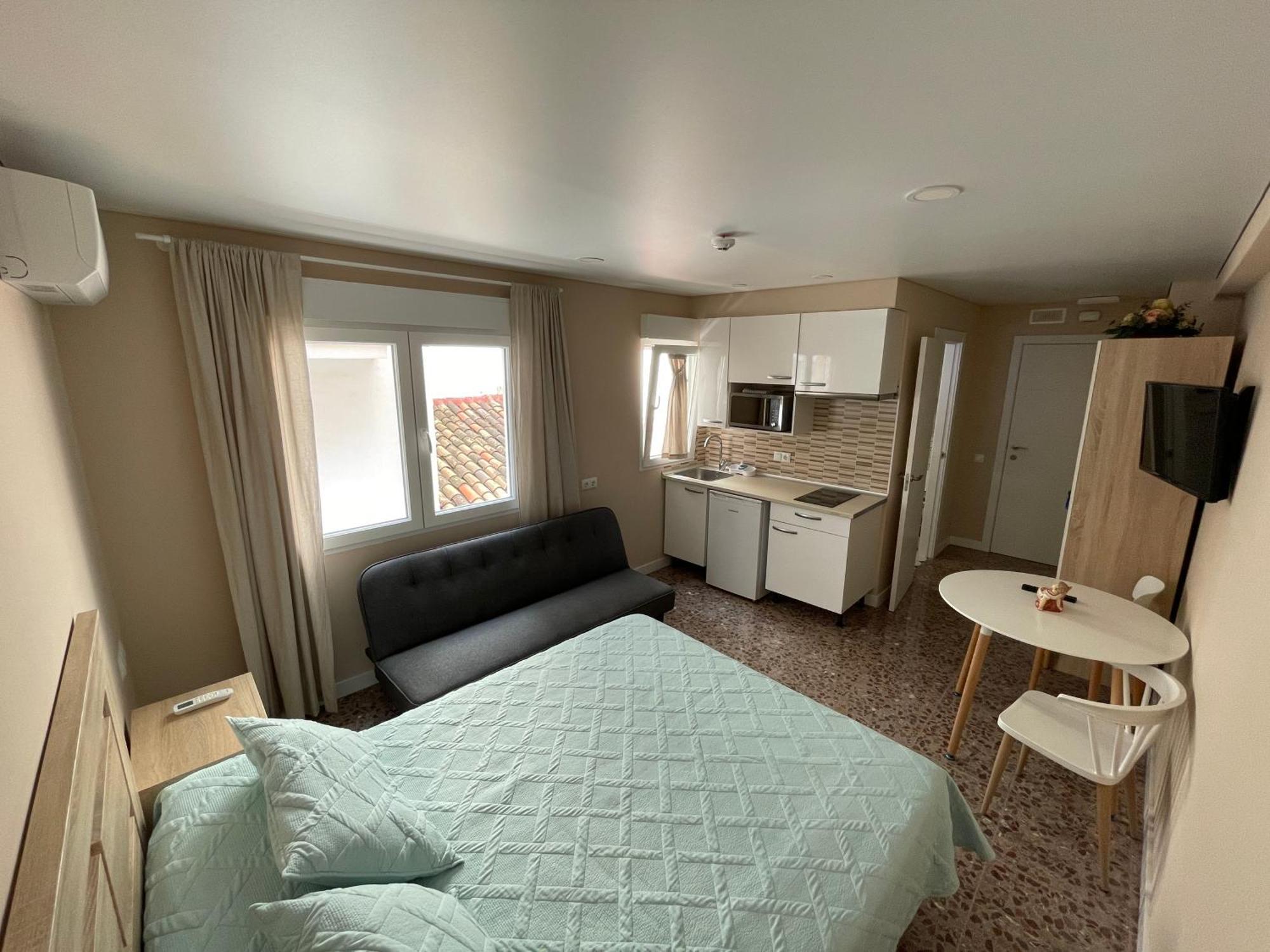 Apartamentos Pelicano Benidorm Esterno foto